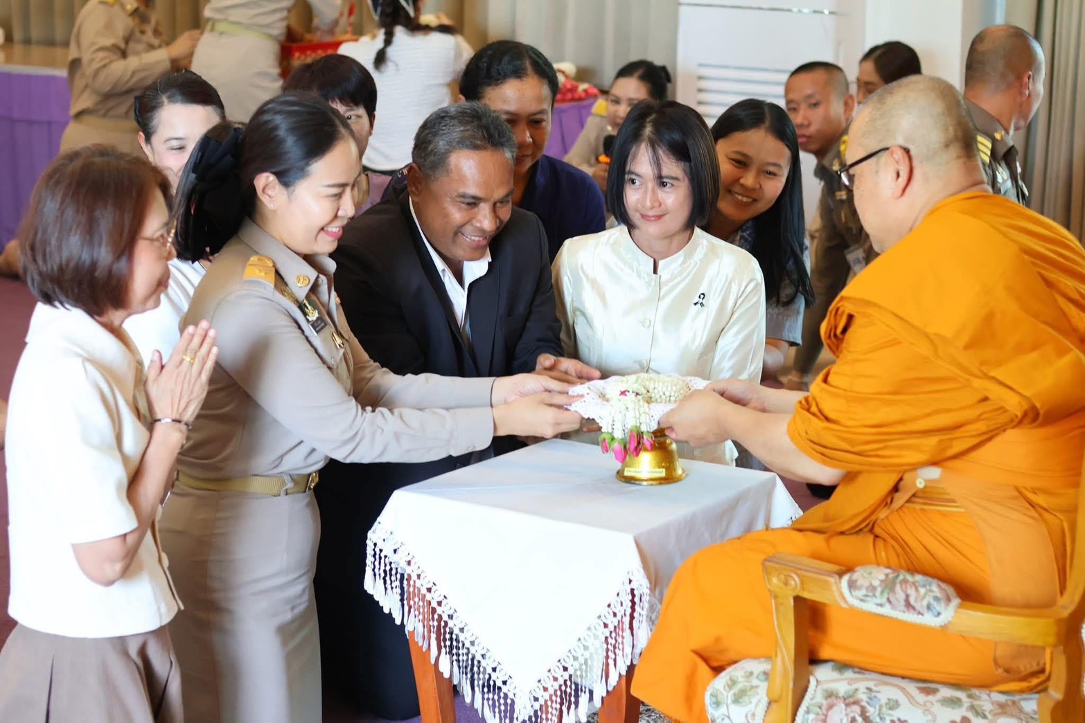 title - ส.ป.ก. จันทบุรี เข้าร่วมกราบขอพรเจ้าคณะจังหวัดจันทบุรี เนื่องในโอกาสส่งท้ายปีเก่า ต้อนรับศักราชใหม่ ประจำปีพุทธศักราช 2569